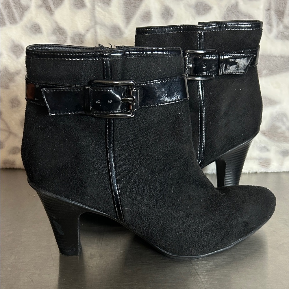 George Flerisa Black faux Suede Zip Heeled Boot Size 7